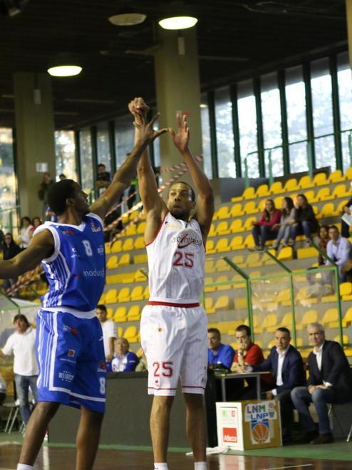 Il palasport tornerà agibile sabato 