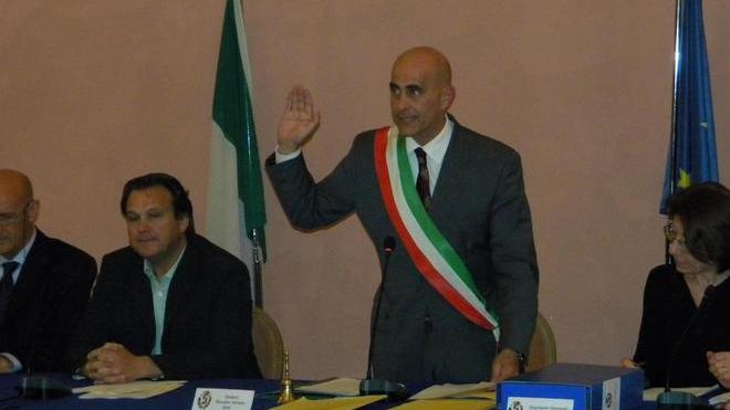 Betti da Renzi, ma il Pd locale non cambia linea