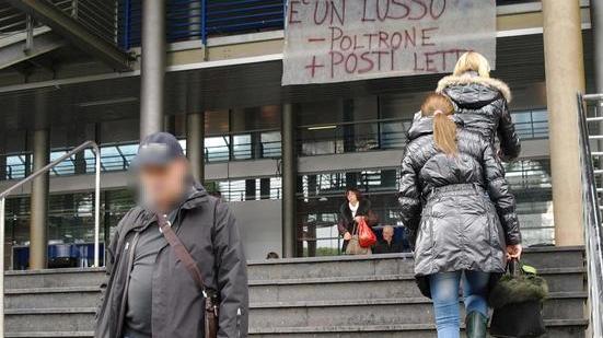 Dati choc sull’ospedale Duemila ricoveri in meno