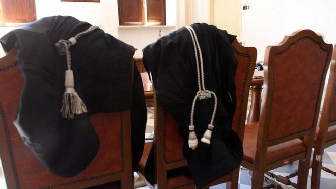 Protesi fantasma, un altro rinvio