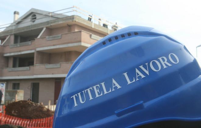 Controlli dei carabinieri nei cantieri edili, tre denunciati 