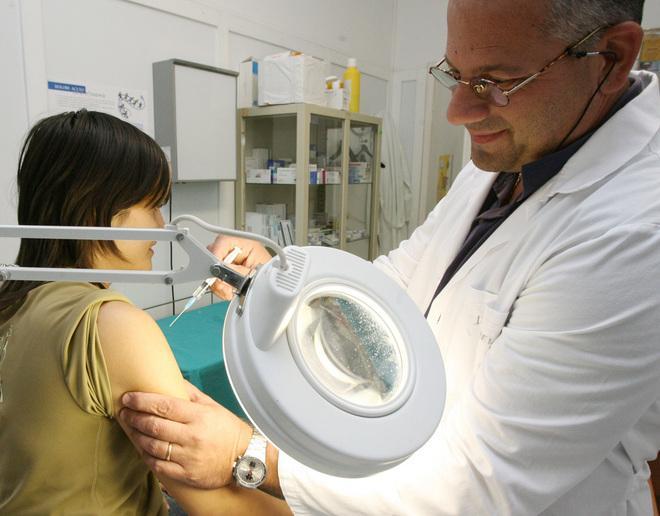 Parte la vaccinazione, 50mila dosi anti-influenza 