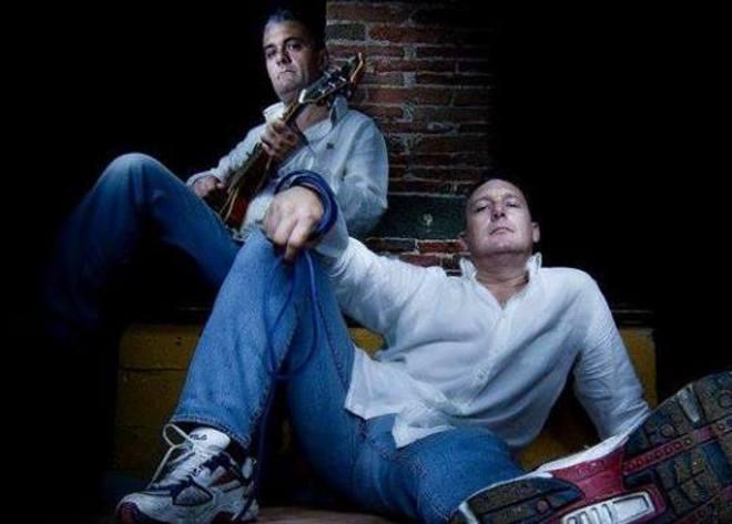 Trees Of Mint chitarra elettrica e loop machine
