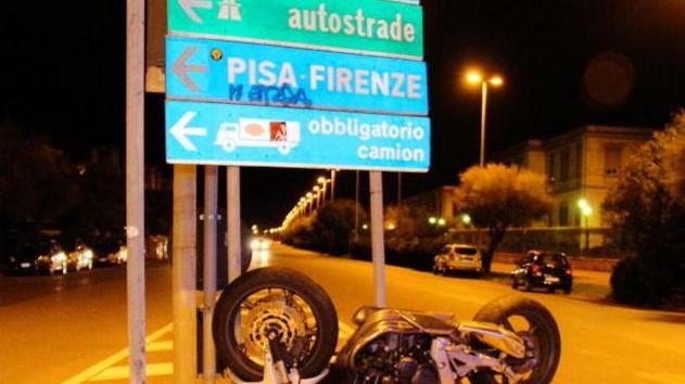 Motociclista in ospedale dopo lo scontro con un’auto