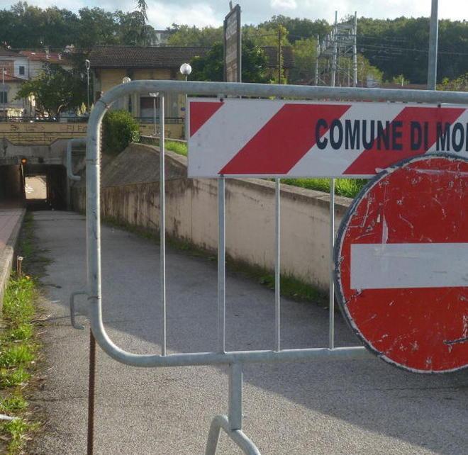 C’è il sole ma a San Romano il sottopasso è sempre allagato