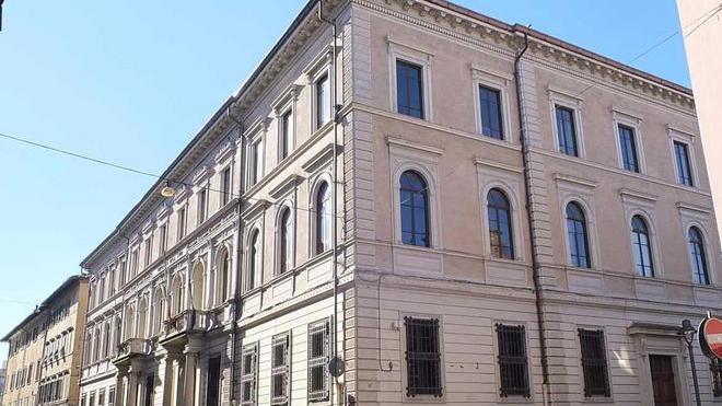 «Una perizia infinita e la biblioteca intanto va in malora»