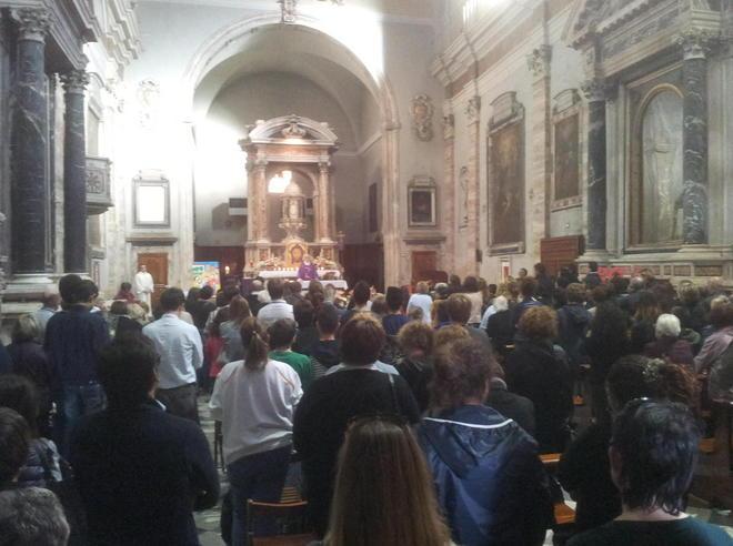 Folla in chiesa per l’addio a Debora 