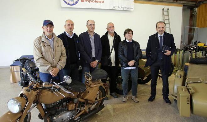 Il club Moto Guzzi festeggia 30 anni con una maxi-mostra