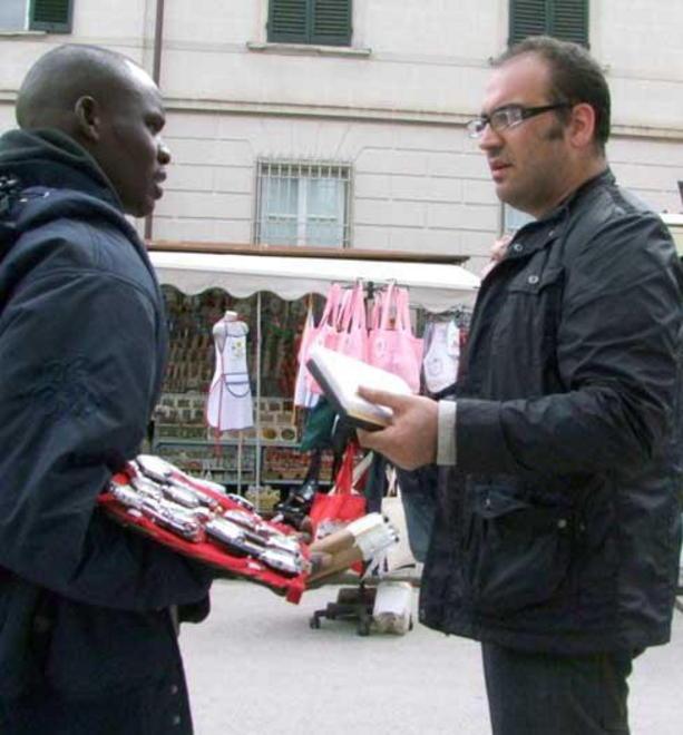 Era caduta in cucina la salva un ambulante 