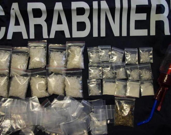 Prato, arrestato dai carabinieri per spaccio di droga 