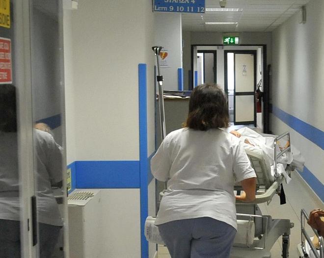 Grave insegnante elementare investita a Mologno 