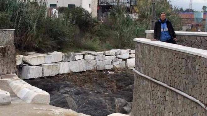 «Ad ogni pioggia ci barrichiamo in casa»