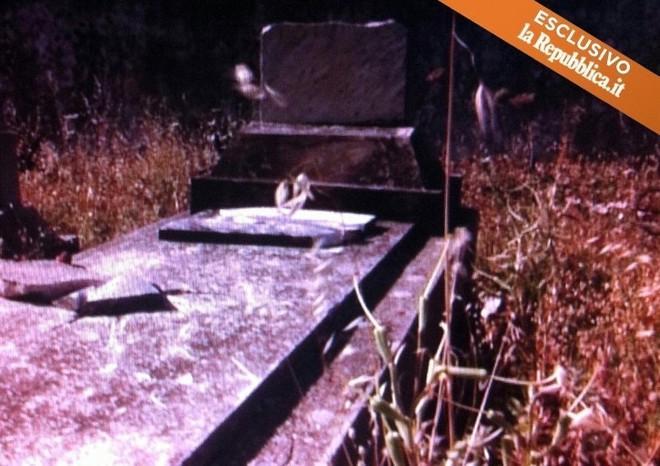 Isili, il sindaco va in cimitero: «Non c’è traccia di Priebke» 