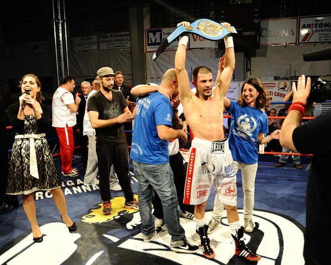 Boxe, brutto colpo per Pagliara: "Positivo al doping" 