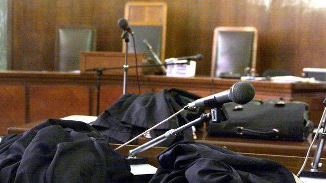 «Rapinata dopo aver fatto sesso» Ex poliziotto rinviato a giudizio