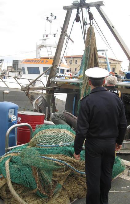 Pesca a strascico: quintale di pesce sequestrato a Vada
