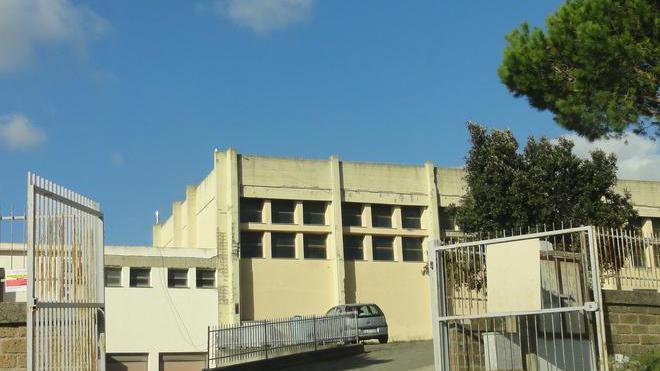 Scuola chiusa due giorni Poi cantiere pomeridiano