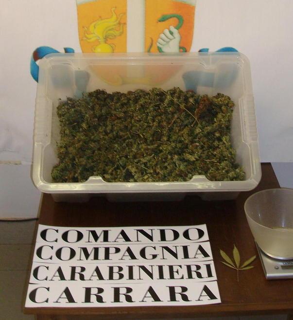 Droga, arrestato un operaio 