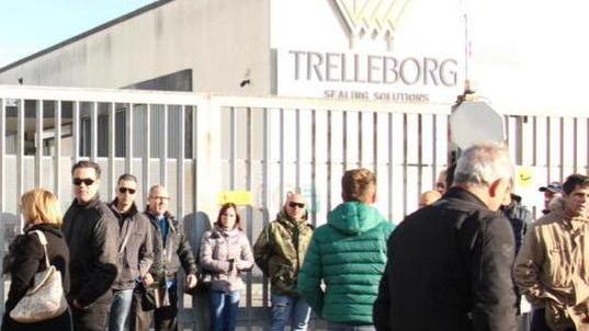 Tensione ai cancelli della Trelleborg