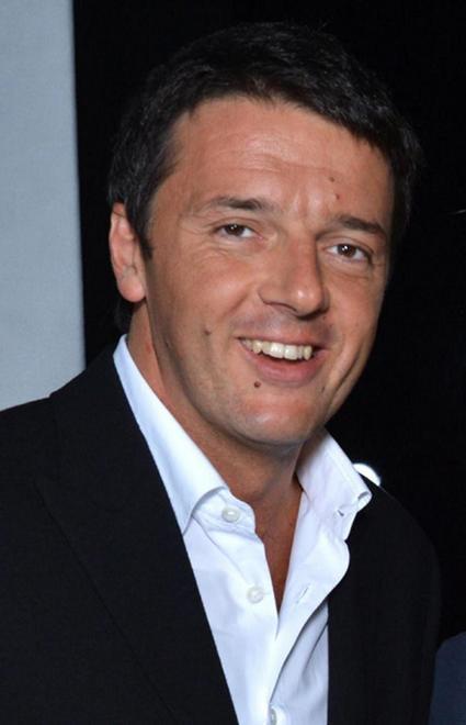 Congressi Pd, Renzi fa il botto ovunque 
