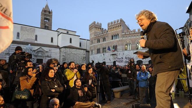 Un pullman da Empoli per il V3Day di Beppe Grillo a Genova