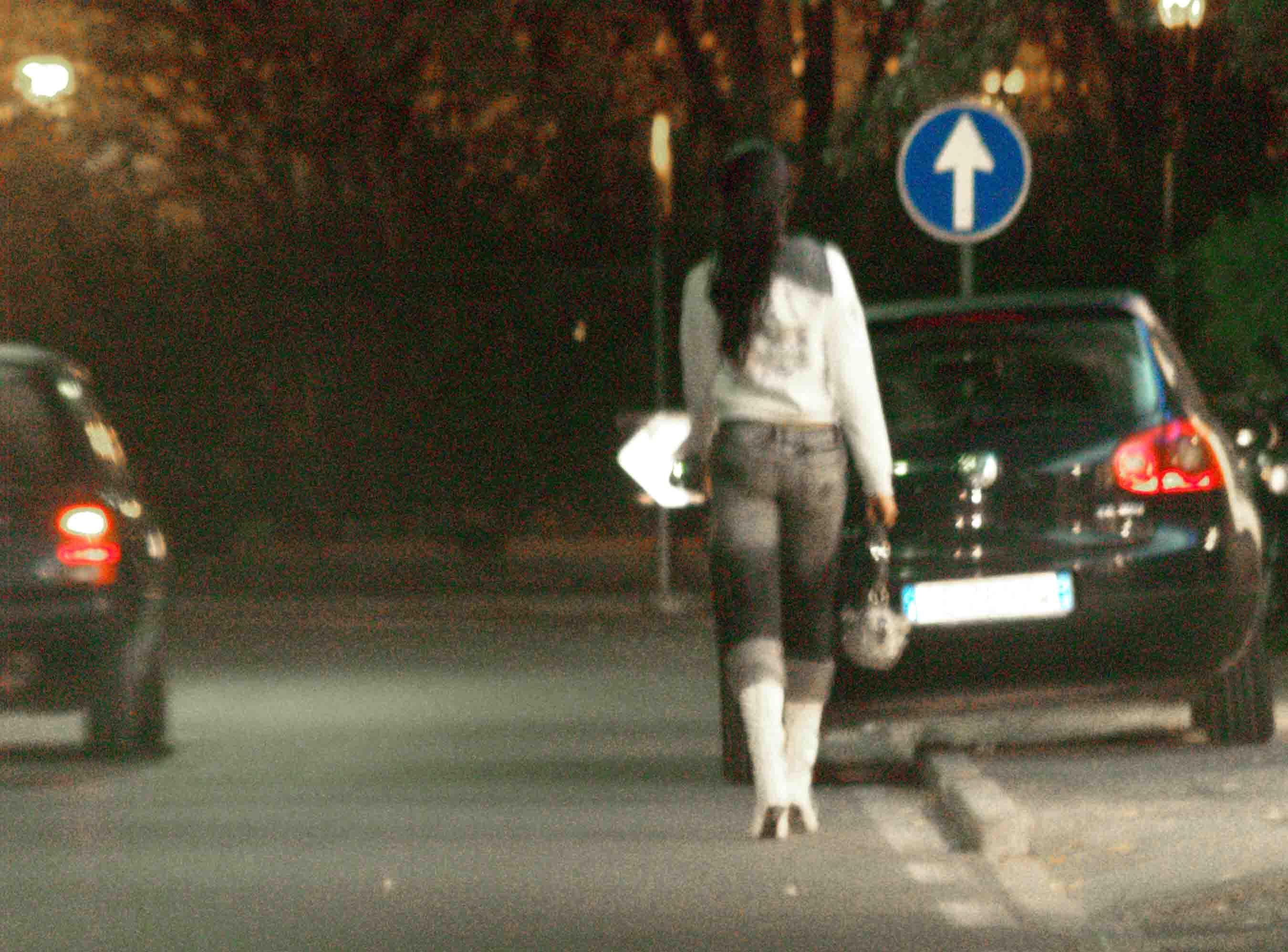 Rapina trans a Lido di Camaiore dopo rapporto a pagamento: arrestato 