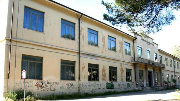 Amianto all’Alberghiero, denuncia dell’Ona