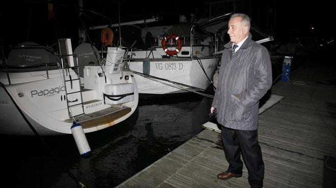 I ladri arrivano dal mare e ripuliscono le barche 