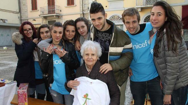 Mercatino della solidarietà in centro per l’Unicef