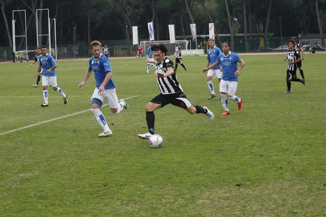 Calcio: Vannucchi e Rosafio  firmano a Barletta la prima vittoria del Viareggio 