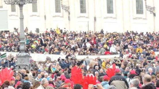 Oltre 600 fedeli insieme al vescovo da Papa Francesco