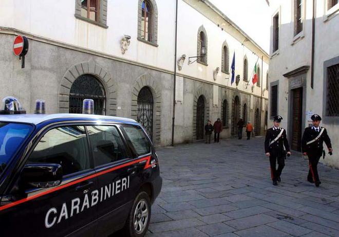 Rubati oggetti preziosi e contanti in due abitazioni