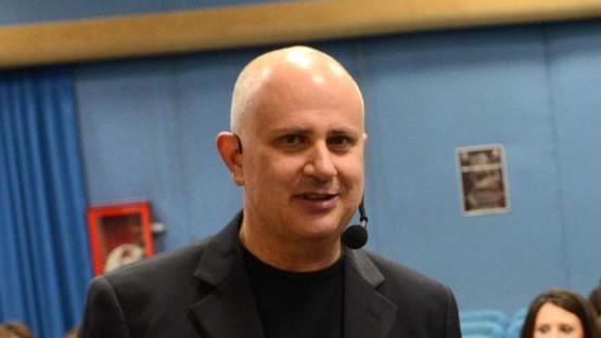 Ex sequestrato porta in scena uno spettacolo sulla sua prigionia