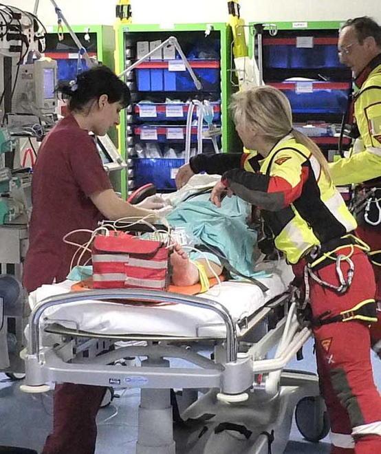 Morto l’operaio colpito da un tronco in un bosco 