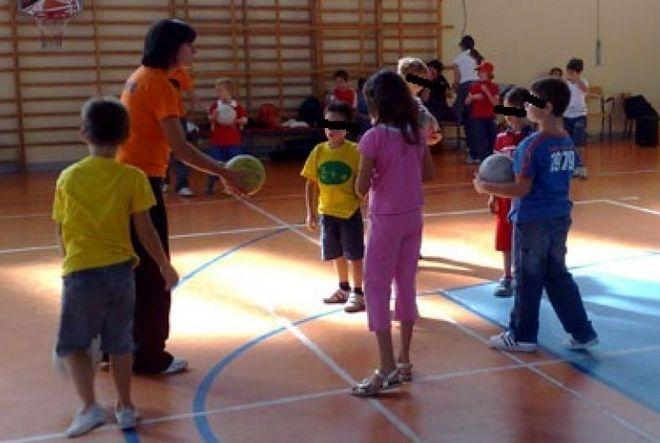 Ginnastica a scuola solo da gennaio «Costretti a farlo»