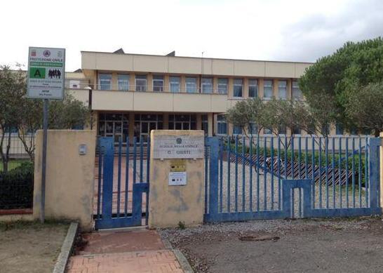Scuola senza la palestra, le lezioni dentro il cortile 