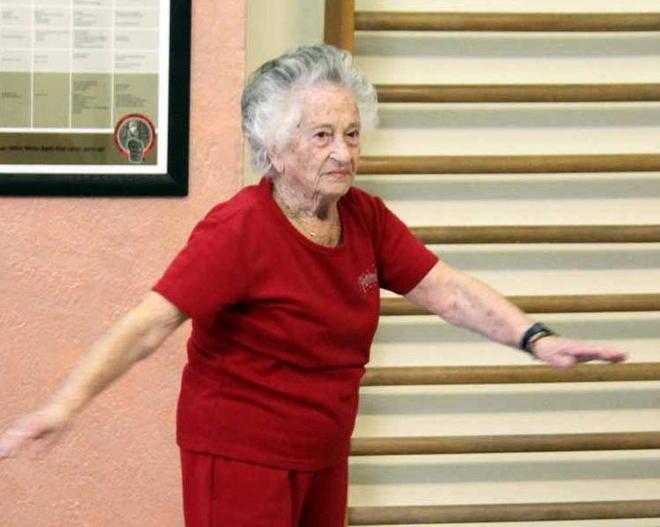 Insegna ancora ginnastica a 92 anni 