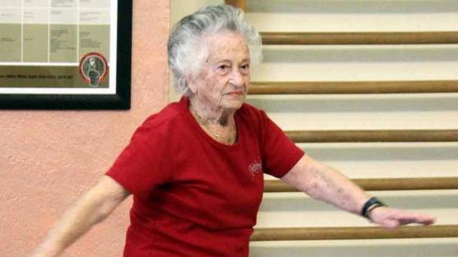 Insegna ancora ginnastica a 92 anni