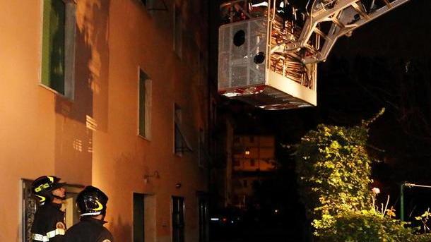 Crolla un tetto, evacuate sei famiglie
