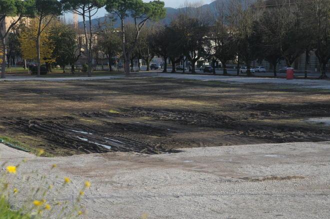 Campo Balilla, al via le operazioni per rimuovere la ghiaia 