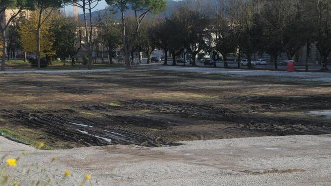 Campo Balilla, al via le operazioni per rimuovere la ghiaia