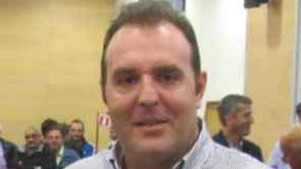 Se i politici prendono sciarpe e bandiere