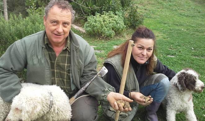 Dalle cave escono i tartufi il test di due cercatori 