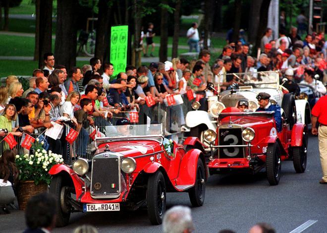 Automobilismo: la Mille Miglia torna a Pisa dopo mezzo secolo 
