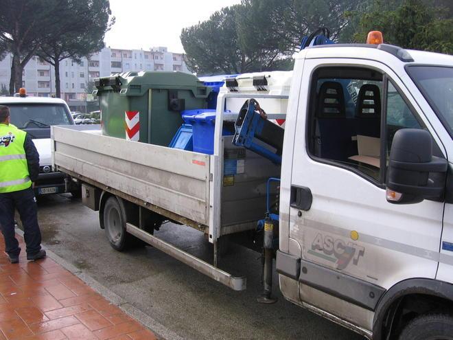 Rifiuti, il porta a porta parte da Putignano 