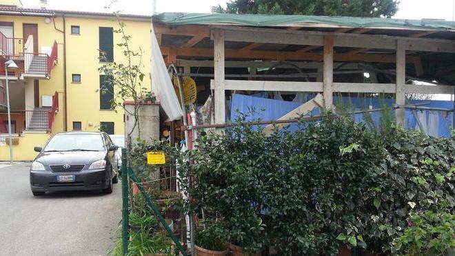 «Costruzione pericolosa lungo via dello Zizzolo»