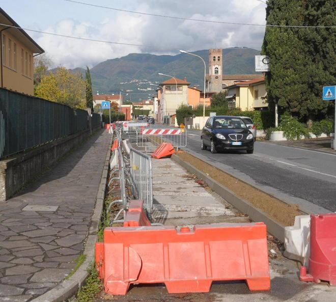 Lammari, cantiere aperto per fare le piste ciclabili 