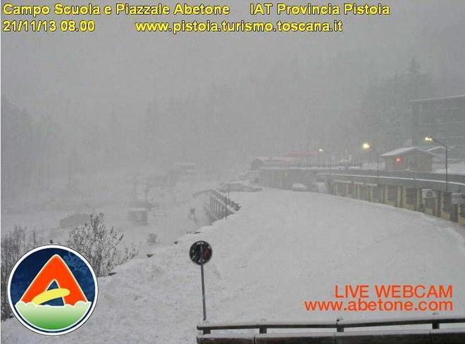 Nevica su tutta la montagna, 20 centimetri all’Abetone 
