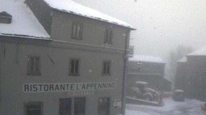 Prima neve in Garfagnana: venti centimetri alle Radici