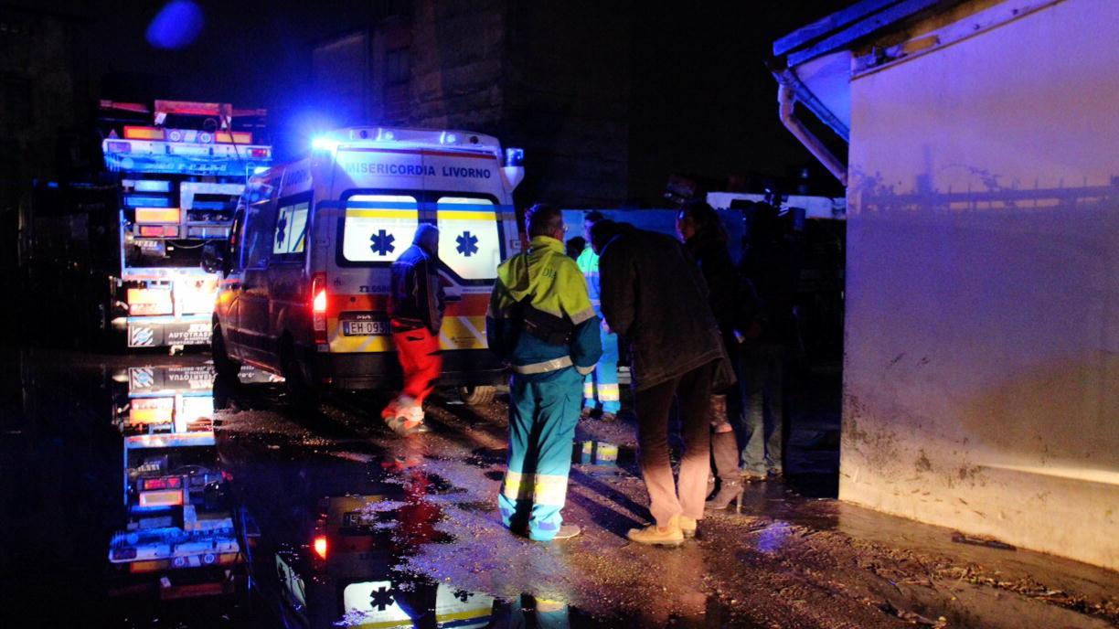 Partorisce in casa, il bimbo muore